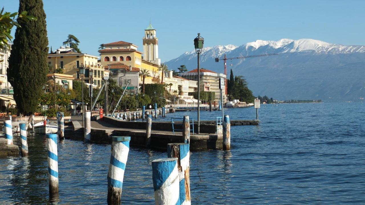 Casa Al Vittoriale Degli Italiani Di Gabriele D' Annunzio - Casa Vacanze Apartment การ์โดเน ริเวียรา ภายนอก รูปภาพ