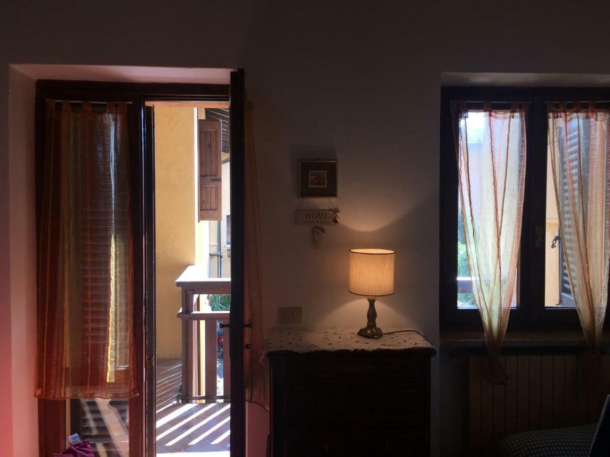 Casa Al Vittoriale Degli Italiani Di Gabriele D' Annunzio - Casa Vacanze Apartment การ์โดเน ริเวียรา ภายนอก รูปภาพ